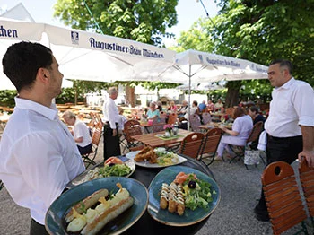 Biergarten im Gasthof zur Post in Haar Biergarten im Gasthof zur Post in Haar